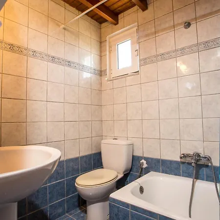 Vicki's House 2-bedroom With Yard And Garden Ialysos (Rhodes)