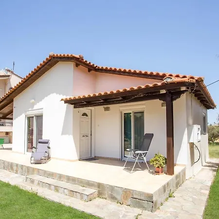 Holiday home Vicki's House 2-bedroom With Yard And Garden Ialysos (Rhodes)